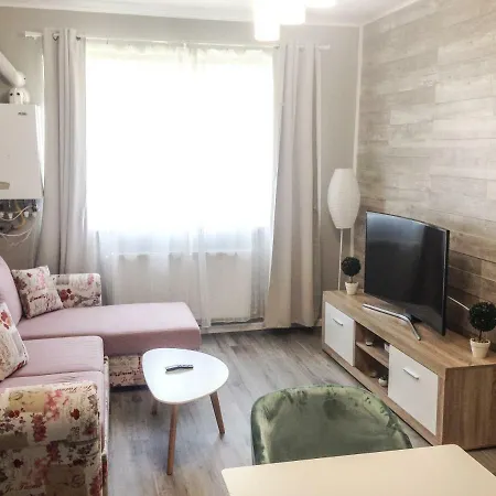 Апартаменти Apartament 2 Lux, Langa Iulius *