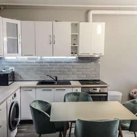 Апартаменти Apartament 2 Lux, Langa Iulius *